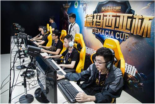 甚至与几位 甚至与几位